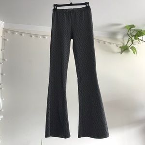 diamond patterned stretch yoga pants